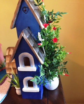 Stacy Schafer's birdhouse